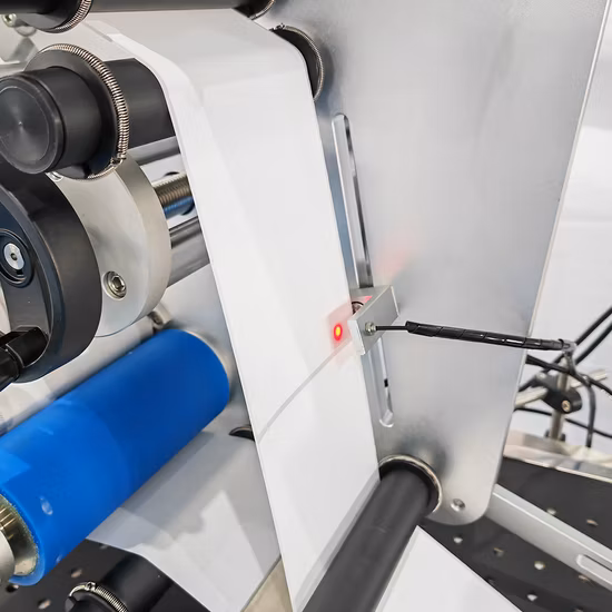 Automatic Paging and Upper Surface Labeling Machine Paging Separate&Labeling Machines for Pouch Cards and Hang Tag Paper